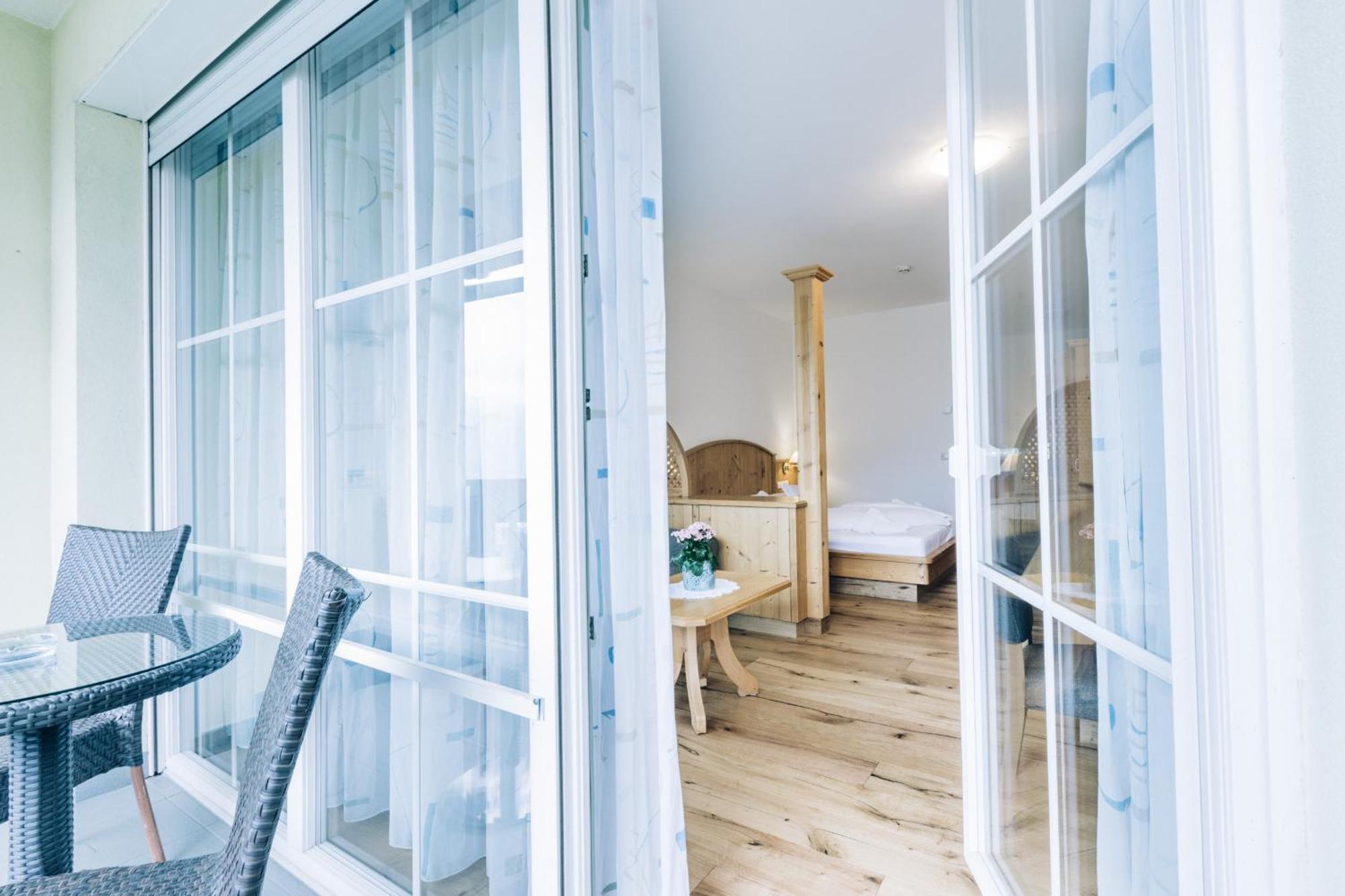Hotel Tenz 2025 Montagna Eksteriør billede