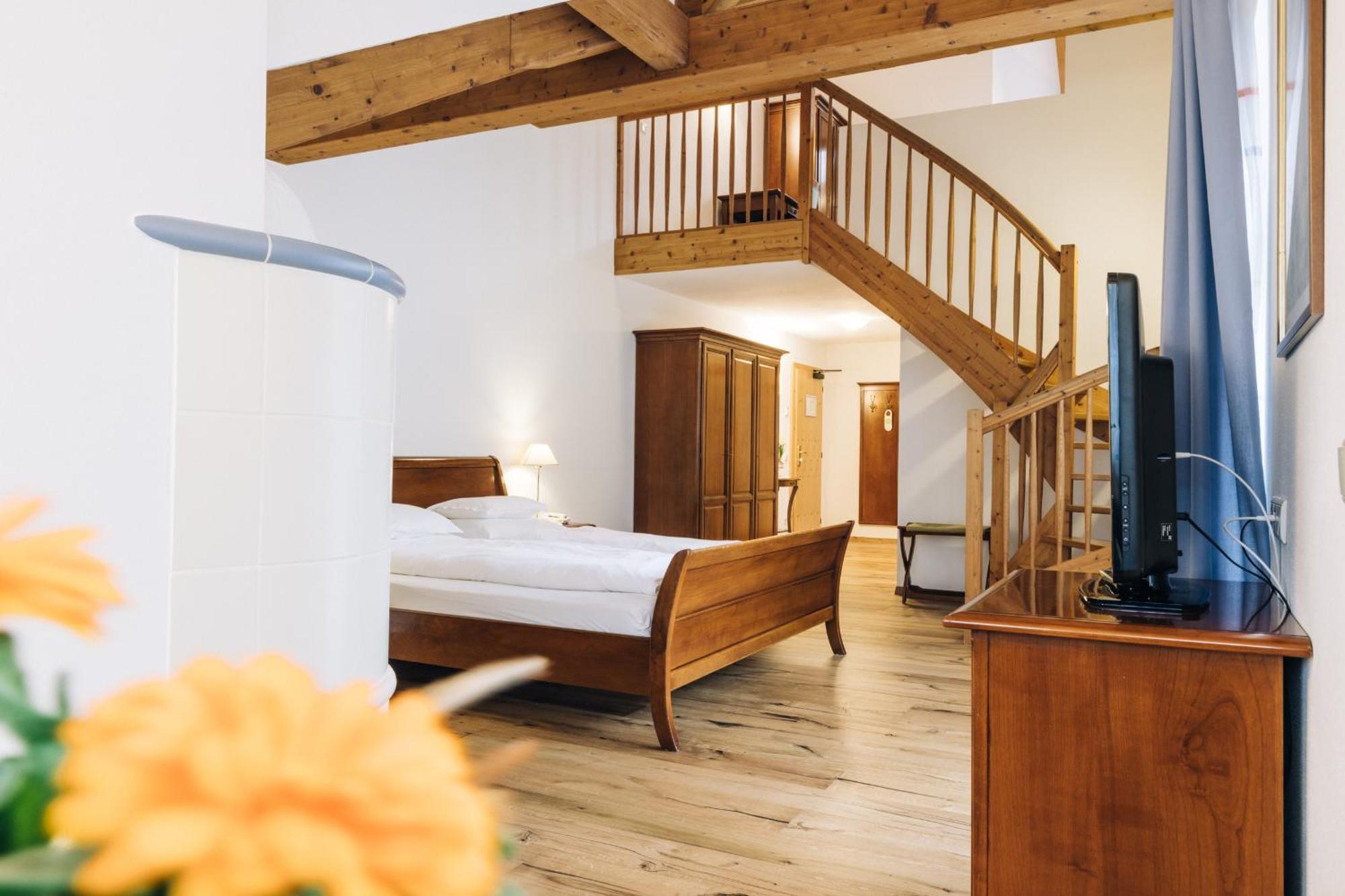 Hotel Tenz 2025 Montagna Eksteriør billede