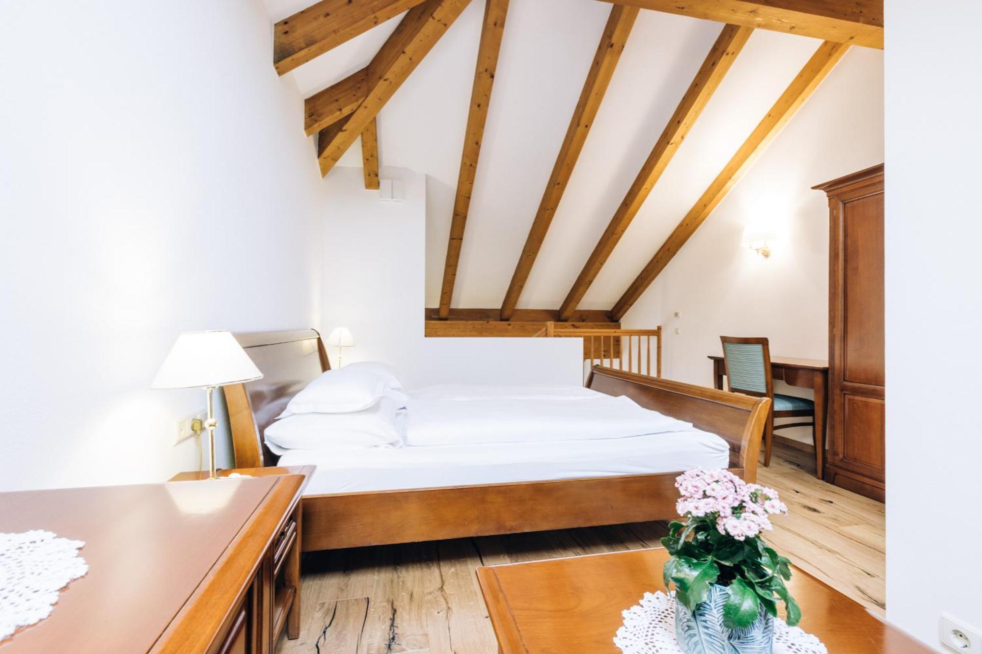 Hotel Tenz 2025 Montagna Eksteriør billede